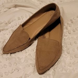 Nude pointed toe loafers